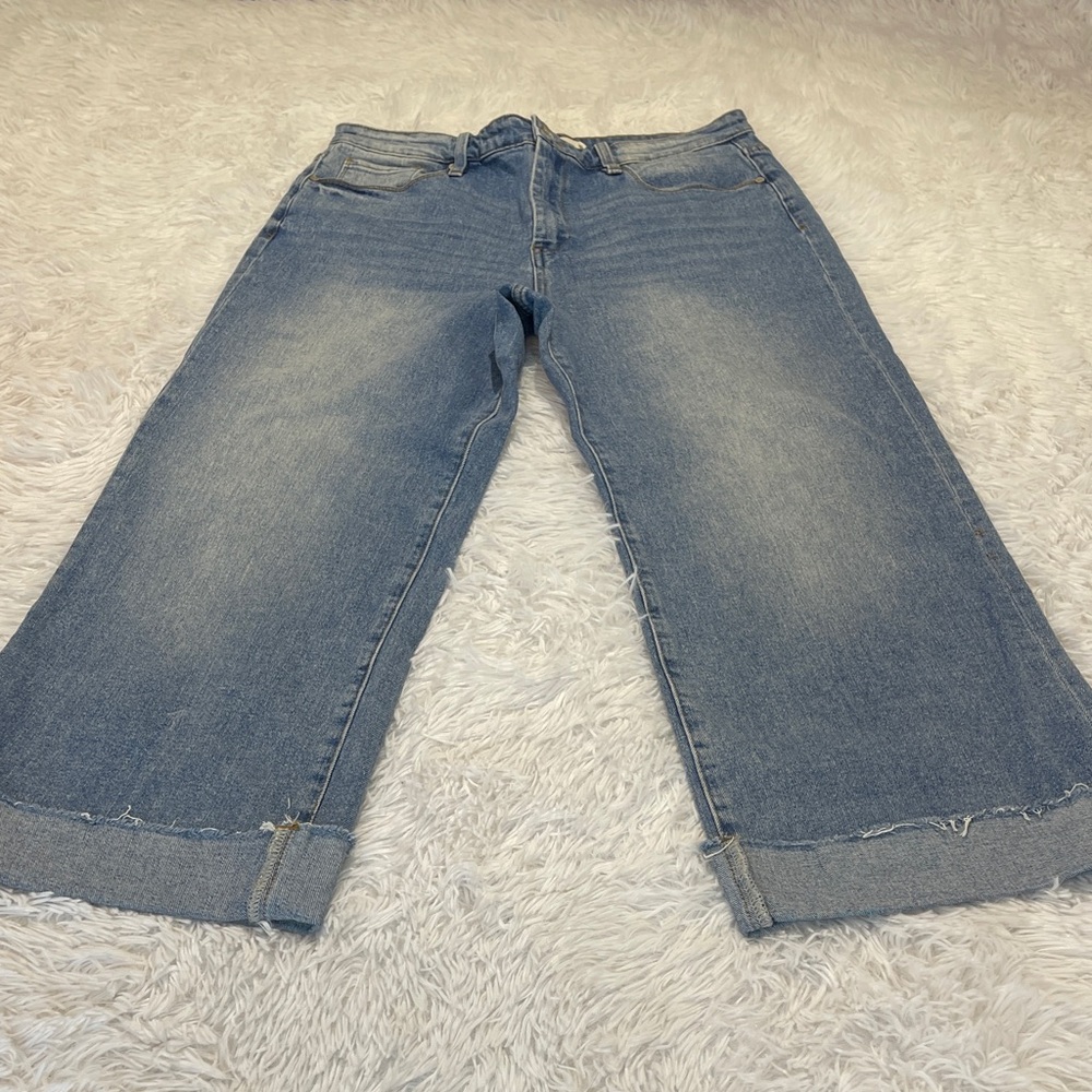 Wide Leg Crop Jeans - Light Blue